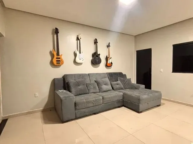 Imagem 11: Casa Bem Localizada, 3 Quartos/2 Suítes, Garagem Coberta para 2 Carros, Sacada Aberta