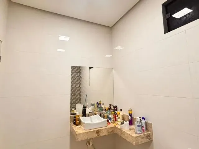 Imagem 7: Casa Bem Localizada, 3 Quartos/2 Suítes, Garagem Coberta para 2 Carros, Sacada Aberta