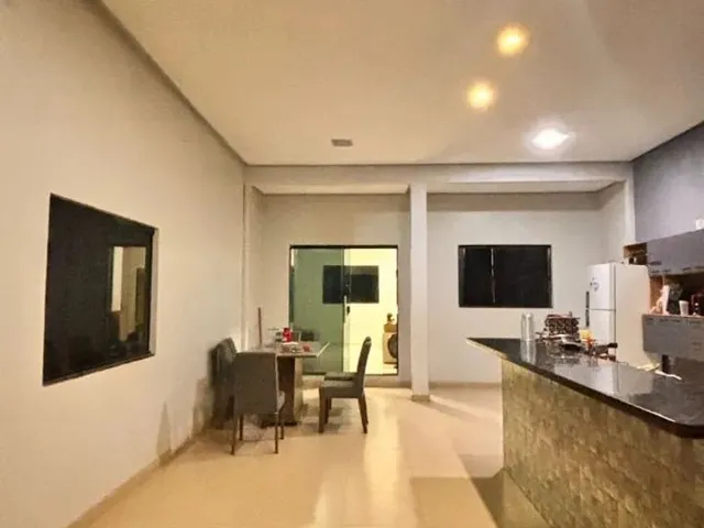 Imagem 14: Casa Bem Localizada, 3 Quartos/2 Suítes, Garagem Coberta para 2 Carros, Sacada Aberta