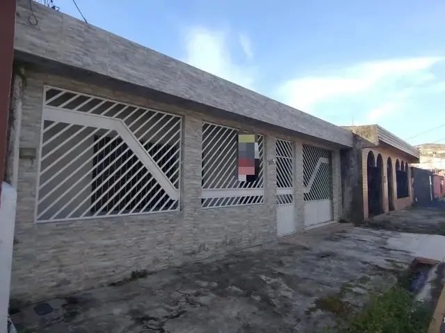 Imagem: Aluga-Se Casa com Três Quartos na Cidade