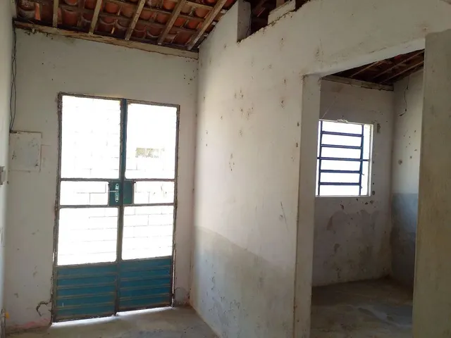 Imagem 3: Vendo Casa com Área para Construir!