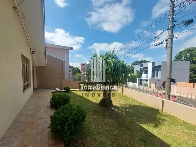 Imagem 4: Locação - Casa com 4 Quartos, 4 Vagas de Garagem, Churrasqueira, Próximo a Cantina