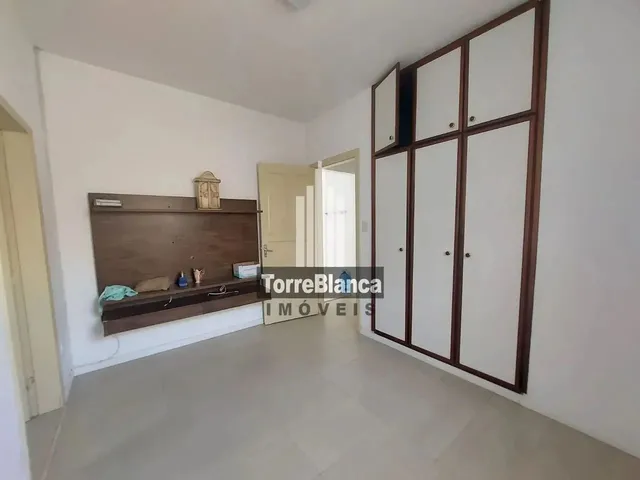 Imagem 14: Locação - Casa com 4 Quartos, 4 Vagas de Garagem, Churrasqueira, Próximo a Cantina