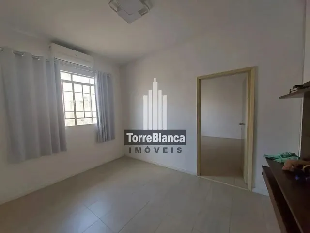Imagem 12: Locação - Casa com 4 Quartos, 4 Vagas de Garagem, Churrasqueira, Próximo a Cantina