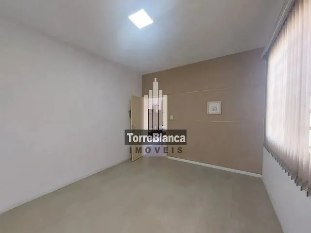 Imagem 15: Locação - Casa com 4 Quartos, 4 Vagas de Garagem, Churrasqueira, Próximo a Cantina