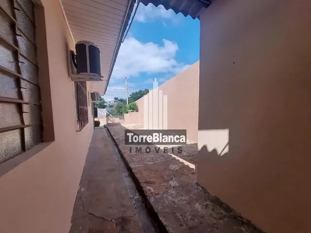 Imagem 9: Locação - Casa com 4 Quartos, 4 Vagas de Garagem, Churrasqueira, Próximo a Cantina
