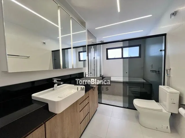 Imagem 14: Apartamento de Alto Padrão para Locação, 3 Suítes Sendo 1 Suíte Master, 5 Banheiros