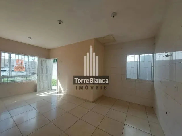 Imagem 4: Locação - Casa com 2 Quartos, 3 Vagas de Garagem, Quintal Amplo, 51 M², Contorno