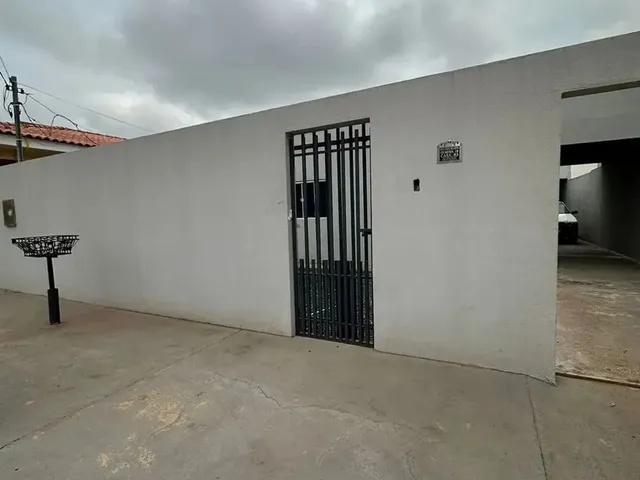 Imagem 2: Casa com 3 Quartos no Bairro Chapeu do Sol