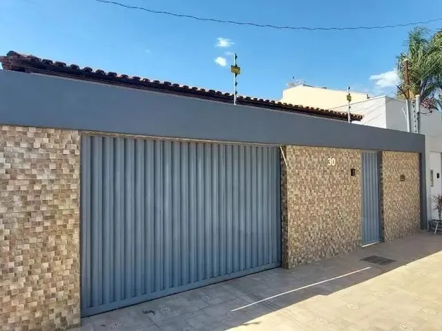Imagem: Casa com 3 Quartos e 2 Salas no Centro Sul