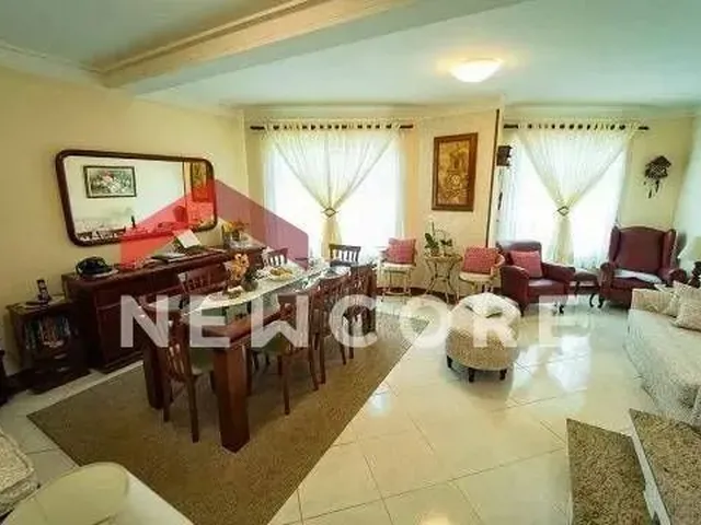 Imagem: A casa possui 3 Dormitórios, 1 Suíte, 4 Banheiros, 3