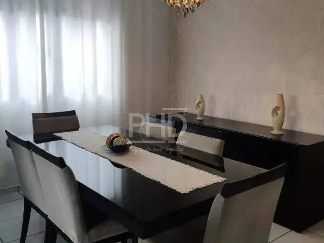 Imagem: A casa possui 3 Dormitórios, 1 Suíte, 4 Banheiros, 4