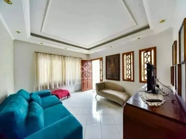 Imagem: Casa com 7 Quartos À Venda na Rua Paramount