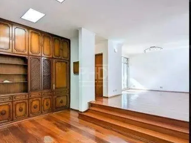 Imagem: Casa À Venda, 3 Quartos, 1 Suíte, 4 Vagas