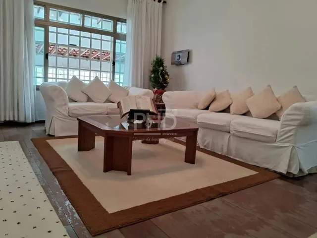 Imagem: Casa À Venda, 3 Quartos, 2 Suítes, 3 Vagas