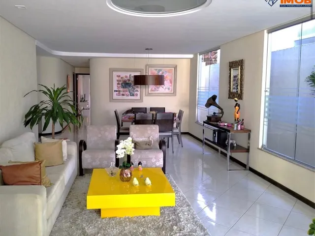 Imagem: Casa Residencial para Venda em Rua Pública