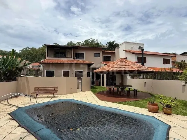 Imagem: Casa de 304M² com 5 Quartos Sendo 2 Suítes