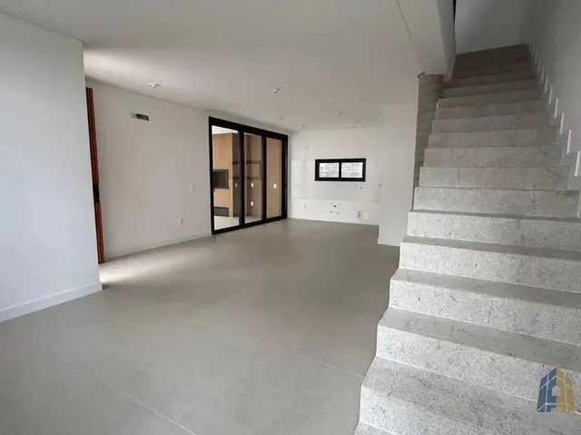 Imagem 13: Excelente Casa com 3 Suítes a 30 Metros da Praia do Cacupé - Florianópolis/Sc