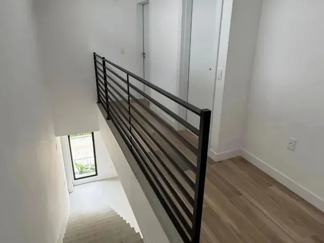 Imagem 2: Excelente Casa com 3 Suítes a 30 Metros da Praia do Cacupé - Florianópolis/Sc