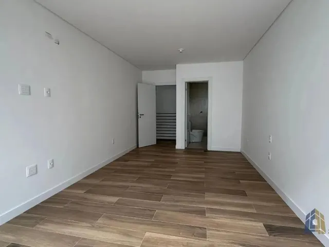 Imagem 11: Excelente Casa com 3 Suítes a 30 Metros da Praia do Cacupé - Florianópolis/Sc