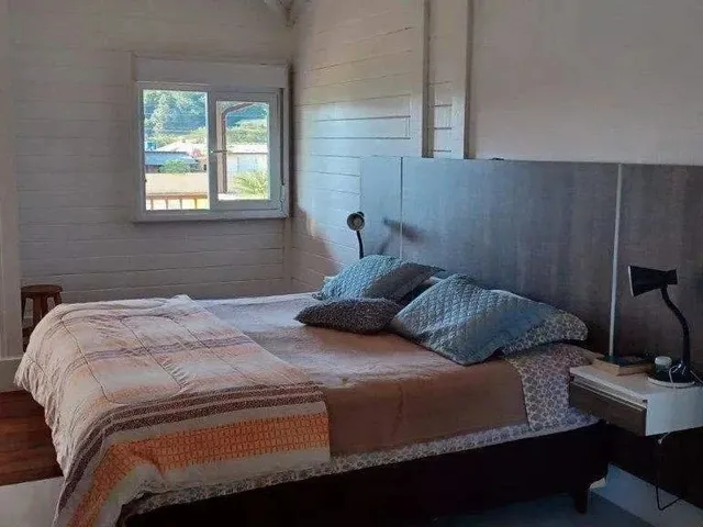 Imagem 11: Casa - À Venda com 3 Dormitórios, Sendo 2 Suítes, Piscina, Churrasqueira - Venda