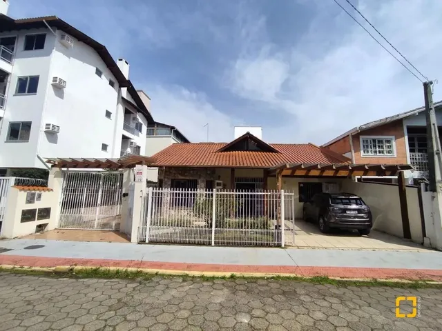 Imagem 2: Brognoli Vende - Casa Residencial com 7 Dormitórios, Sendo 5 Suítes - Canasvieiras
