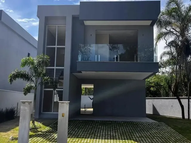Imagem: Casa À Venda - 3 Suítes, em Rua Sem Saída