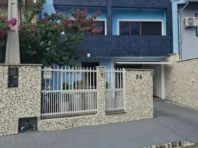 Imagem: Brognoli Vende - Casa 3 Andares - Design