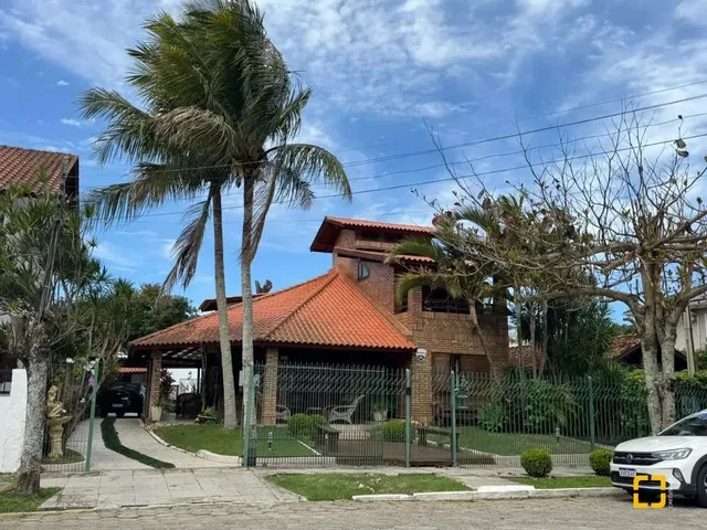 Imagem 10: Casa À Venda em Jurerê - Florianópolis | 4 Suítes | Piscina