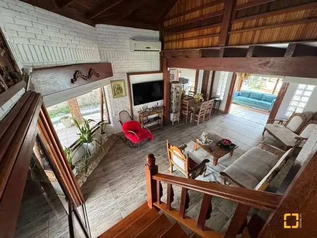 Imagem 11: Casa À Venda em Jurerê - Florianópolis | 4 Suítes | Piscina