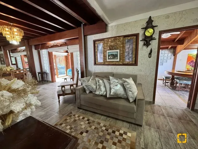 Imagem 16: Casa À Venda em Jurerê - Florianópolis | 4 Suítes | Piscina