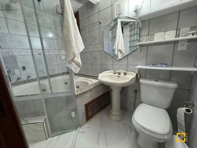Imagem 14: Casa À Venda em Jurerê - Florianópolis | 4 Suítes | Piscina