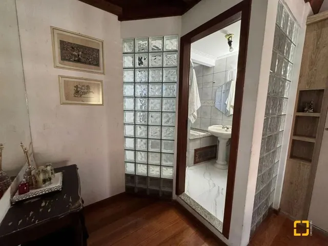 Imagem 12: Casa À Venda em Jurerê - Florianópolis | 4 Suítes | Piscina
