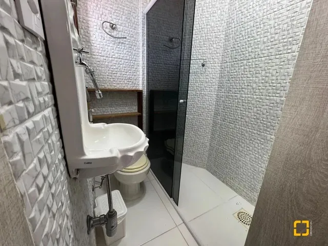 Imagem 4: Casa À Venda em Jurerê - Florianópolis | 4 Suítes | Piscina