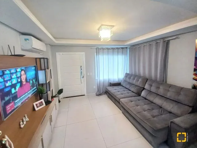 Imagem: A casa possui 3 Dormitórios, 3 Suítes, 3 Banheiros, 2