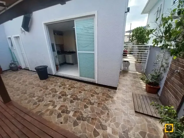 Imagem 2: Casa com Três Dormitórios Rio Vermelho Florianópolis
