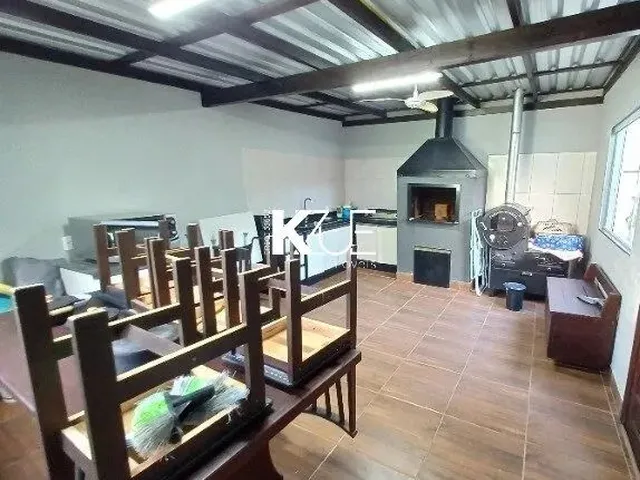 Imagem 13: Casa a Venda com 3 Dormitórios Sendo 1 Suíte em Canasvieiras!