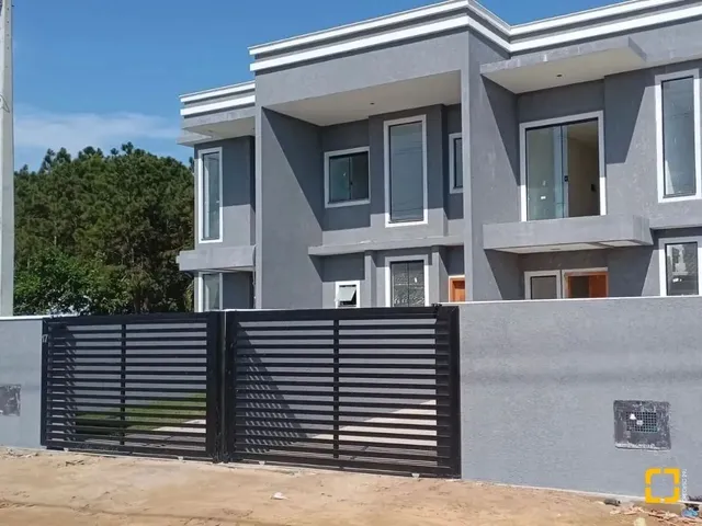 Imagem: Casa À Venda com 2 Suítes e Closet Bairro