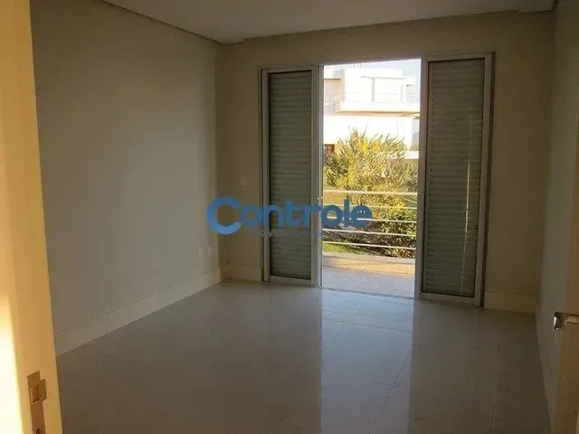 Imagem 4: Imóvel para Venda Possui 500 Metros Quadrados com 3 Quartos em Cacupé - Florianópolis