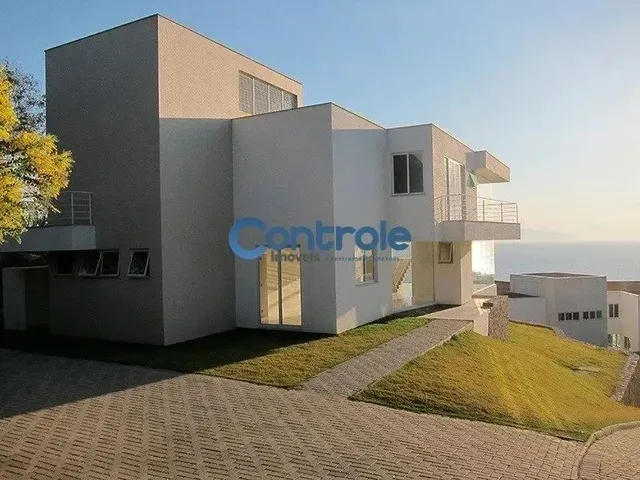 Imagem 6: Imóvel para Venda Possui 500 Metros Quadrados com 3 Quartos em Cacupé - Florianópolis