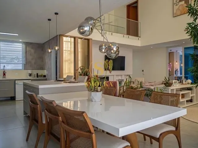 Imagem: Linda Casa para Venda com 4 Dormitórios