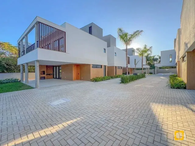 Imagem: Casa Nova em Condomínio - 3 Suítes - Pátio