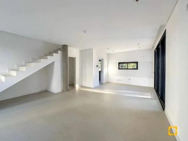 Imagem 9: Casa Nova em Condomínio - 3 Suítes - Pátio Piscina - Cacupé - Florianópolis - Sc