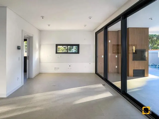 Imagem 2: Casa Nova em Condomínio - 3 Suítes - Pátio Piscina - Cacupé - Florianópolis - Sc