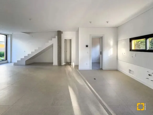 Imagem 14: Casa Nova em Condomínio - 3 Suítes - Pátio Piscina - Cacupé - Florianópolis - Sc