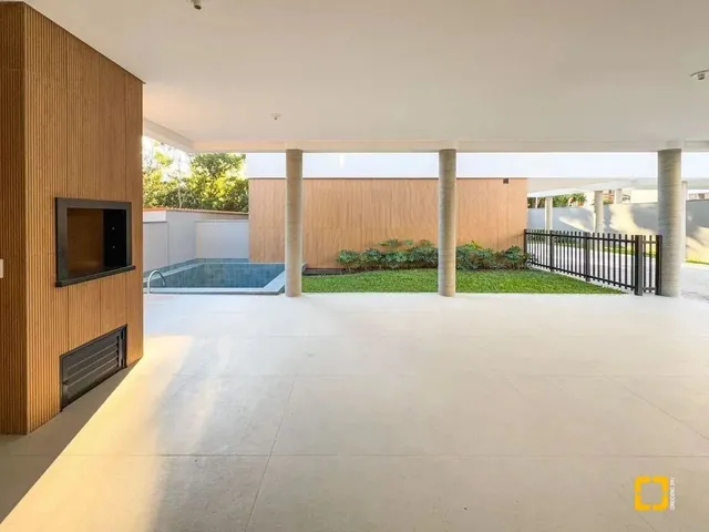 Imagem 3: Casa Nova em Condomínio - 3 Suítes - Pátio Piscina - Cacupé - Florianópolis - Sc