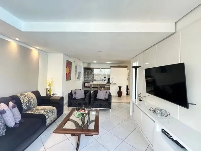 Imagem 2: Casa em Jurerê a Apenas 300 Metros do Mar!
