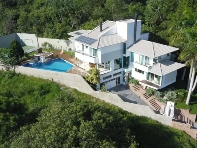 Imagem: Casa com Vista Panorâmica para o Mar no