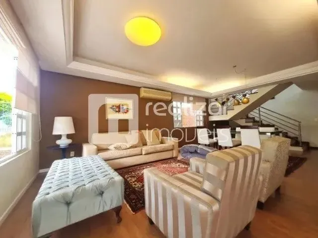 Imagem: Casa com 4 Suítes À Venda no Monte Verde