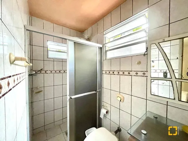Imagem 8: Casa em Santinho. Churrasqueira, Acomodam 10 pessoas, 225m² de...